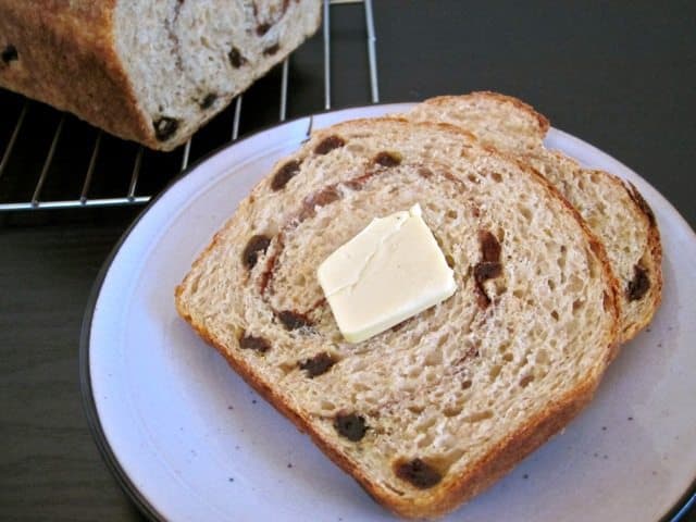 cinnamon raisin bread