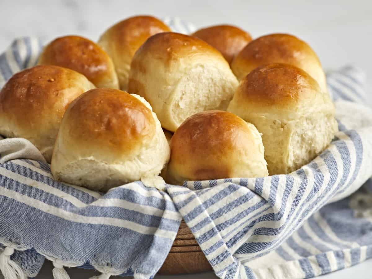 dinner rolls