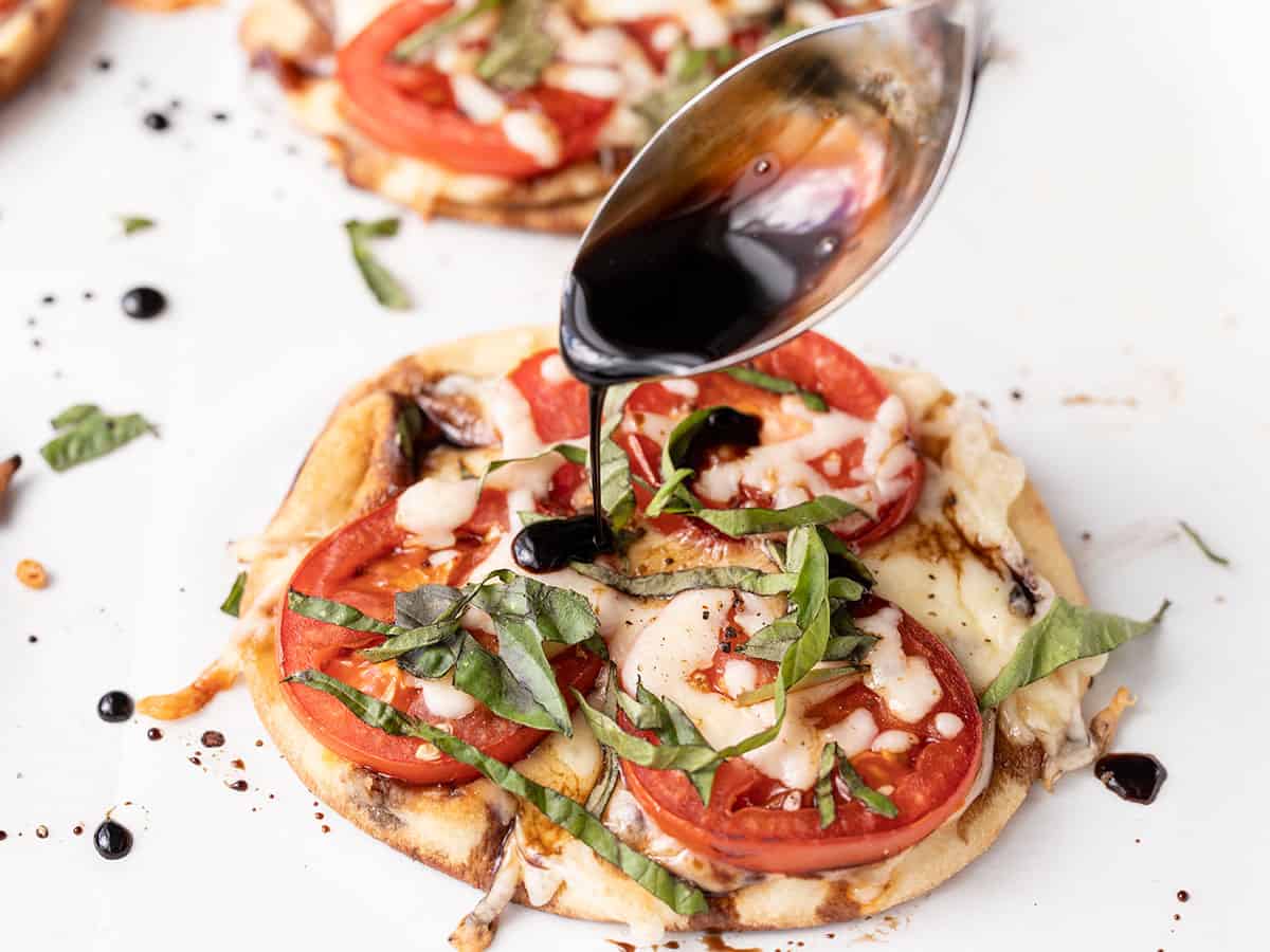 easy caprese pizza