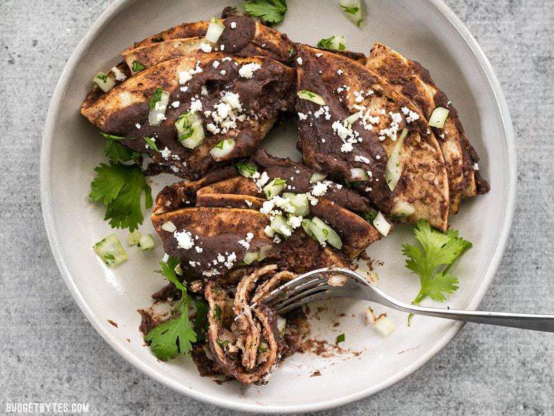 enfrijoladas tortillas black