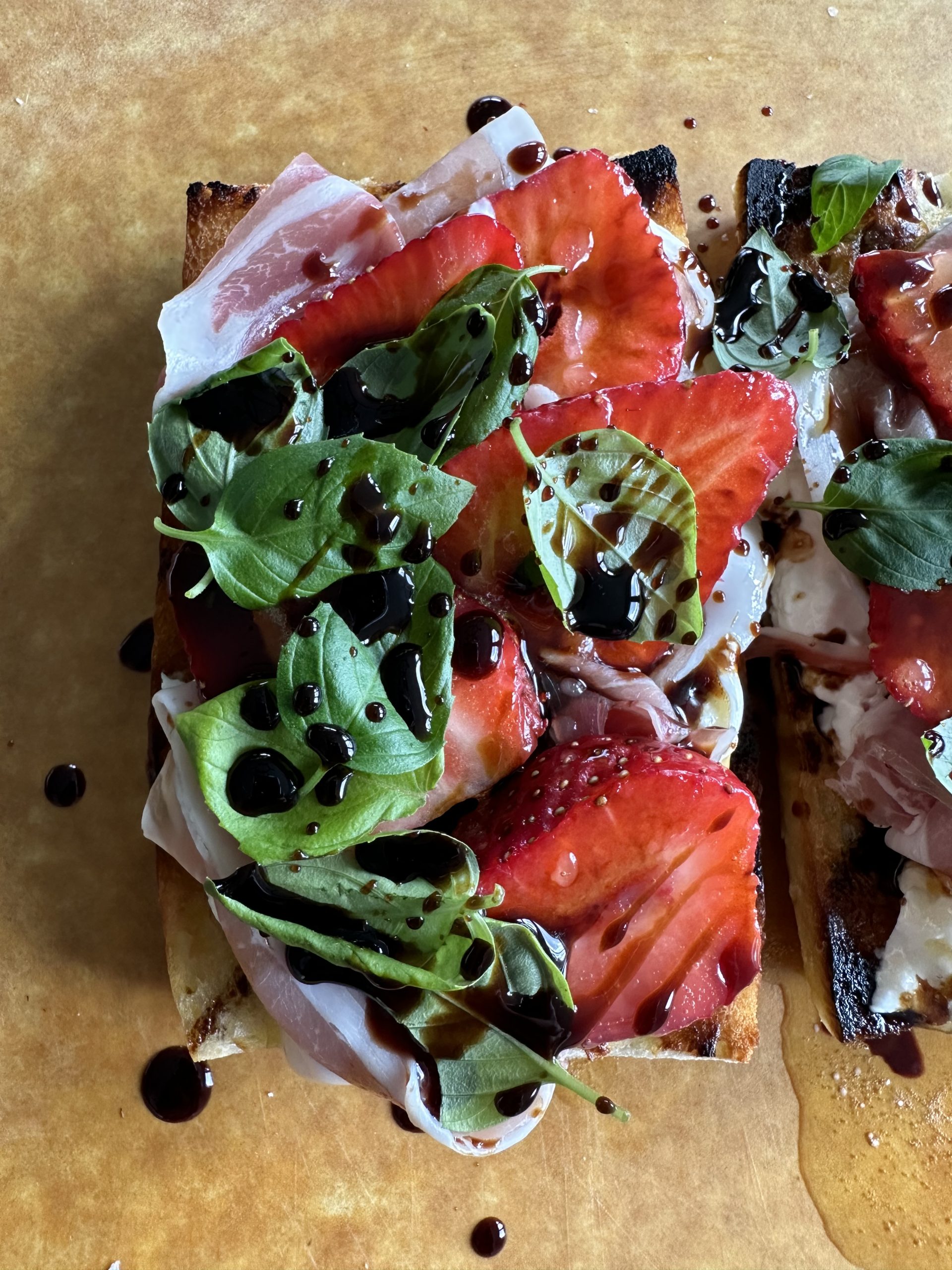 crostini burrata strawberries