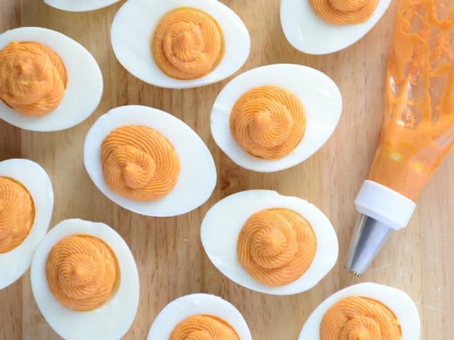 sriracha deviled eggs