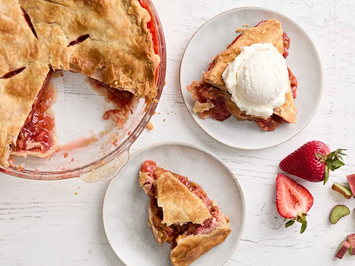 strawberry rhubarb pie