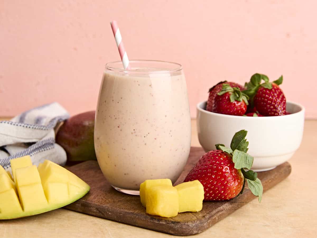 strawberry mango smoothie