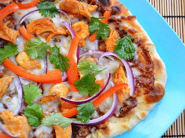 thai chicken pizza