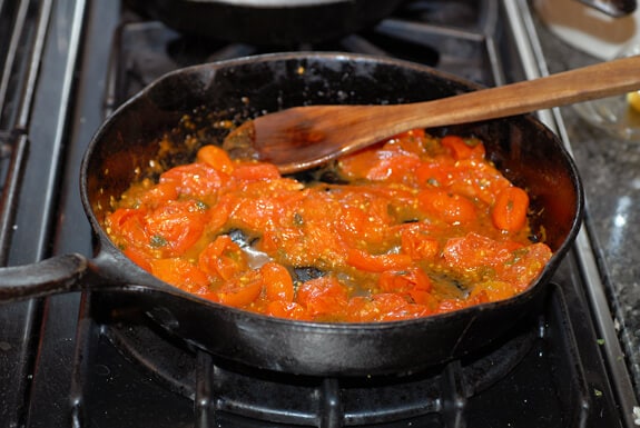 homemade tomato sauce