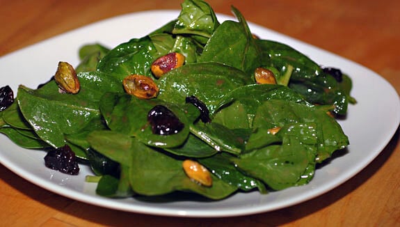 spinach salad pistachios